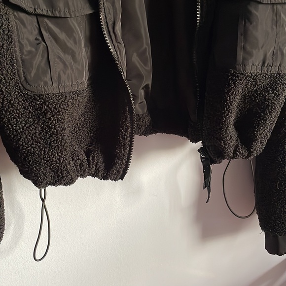 🎈HOST PICK🎈Sherpa Jacket Large - Picture 8 of 11